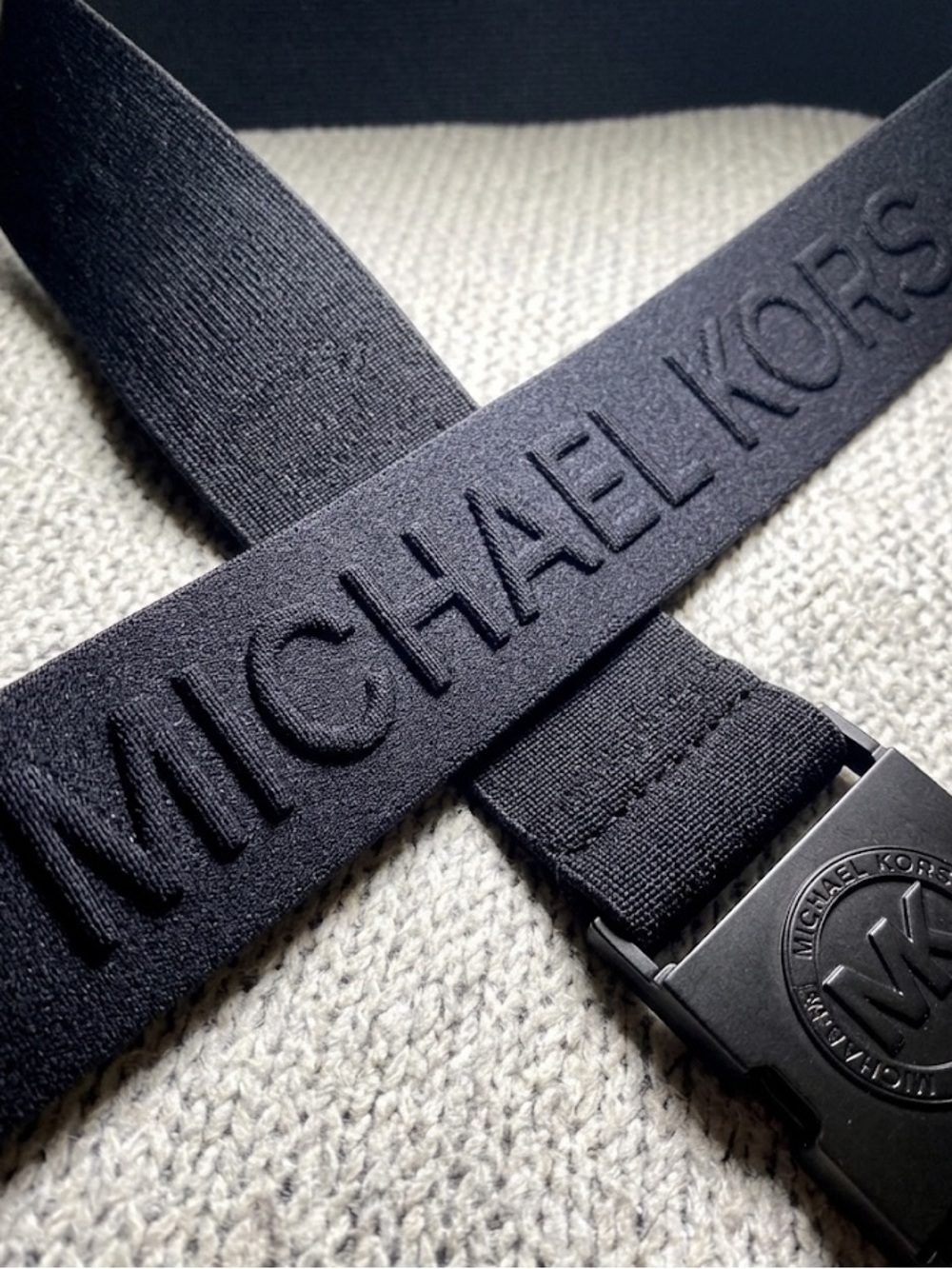 MICHAEL KORS- Black Raised Logo Belt!
